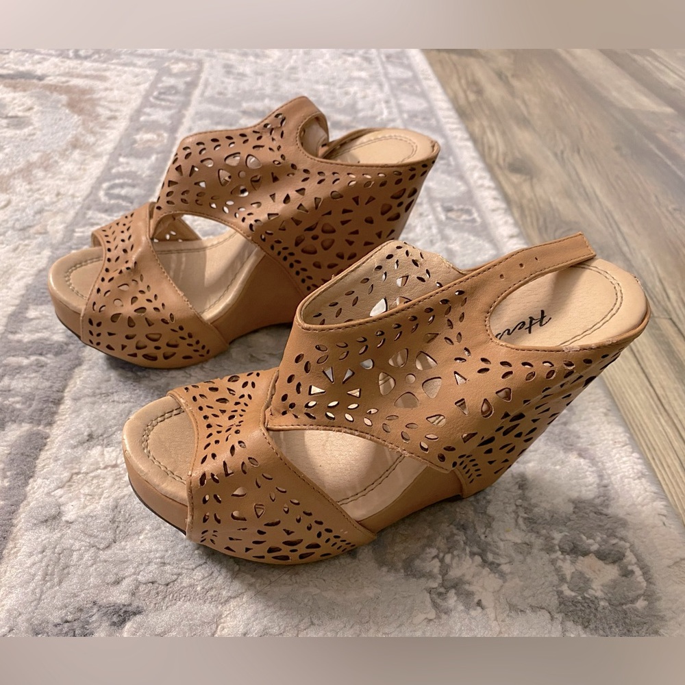 Brown Wedges